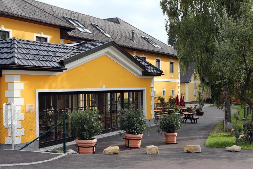 Perbersdorfer Heuriger Otel Neuhofen an der Ybbs Dış mekan fotoğraf